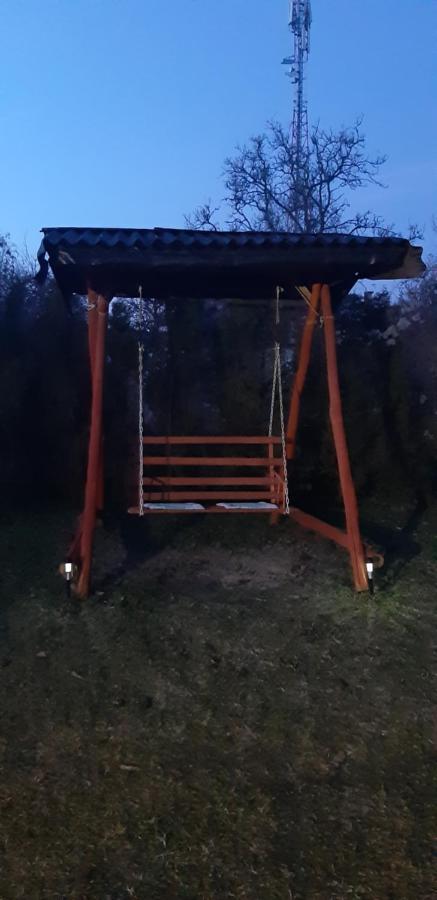 Kamilla Vendégház Écs Esterno foto